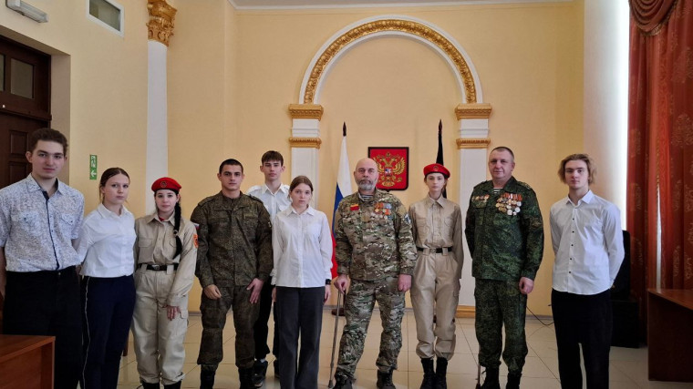 ГЕРОИ В ЛИЦАХ.